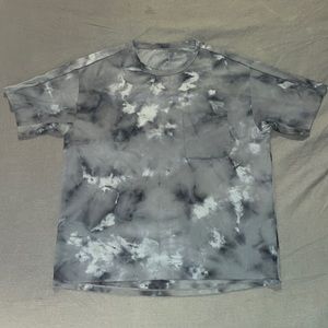 lululemon athletica Gray Tie-Dye Short Sleeve Tee